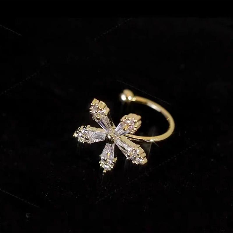 Korean Bling Crystal Flower Ear Clips Without Piercing Earrings for Women Fashion Butterfly Ear Cuff Wedding Party Jewelry