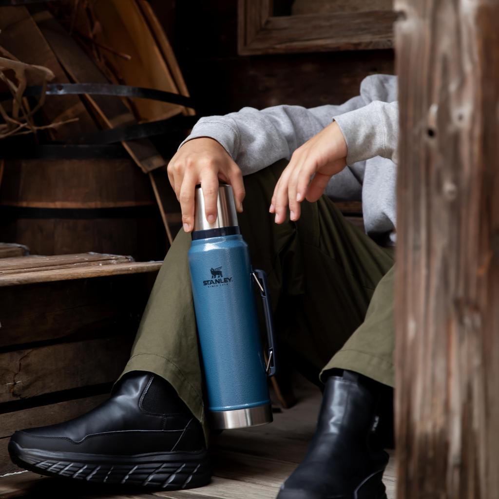 Klasická vakuová láhev STANLEY 1L Hammertone Lake Blue Láhev na vodu Nerezová láhev Recyklovaná nerezová láhev na vodu Venkovní dárek