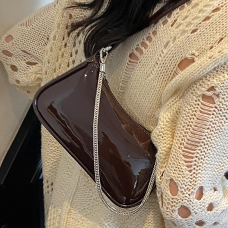 Korean version of simple high-value shoulder bag 2025 summer new chain fashion underarm popular hand carry messenger women's bag