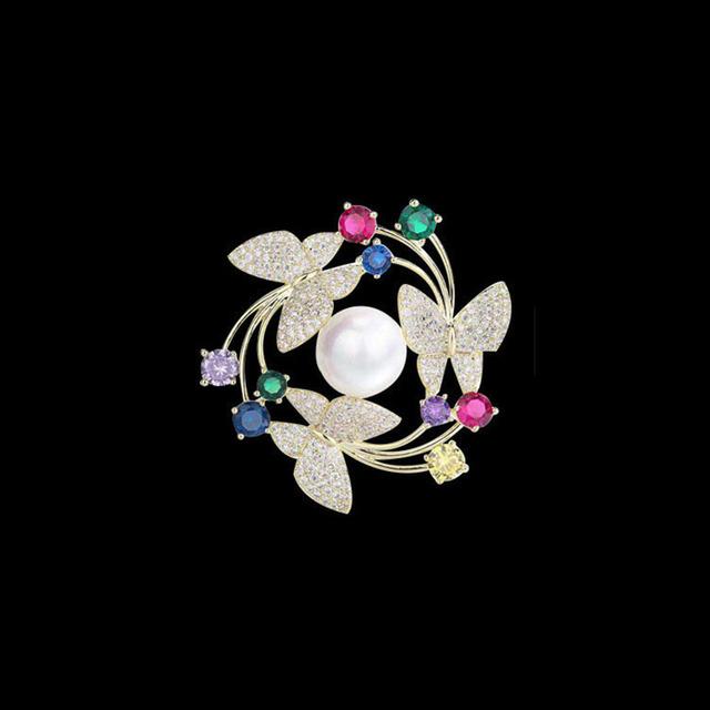 Temperament Butterfly Wreath Pin Brooch Fashionable Jewelry Fashionable Suit Pin Gemstone Inlaid Generous BroochFashion Jewelry