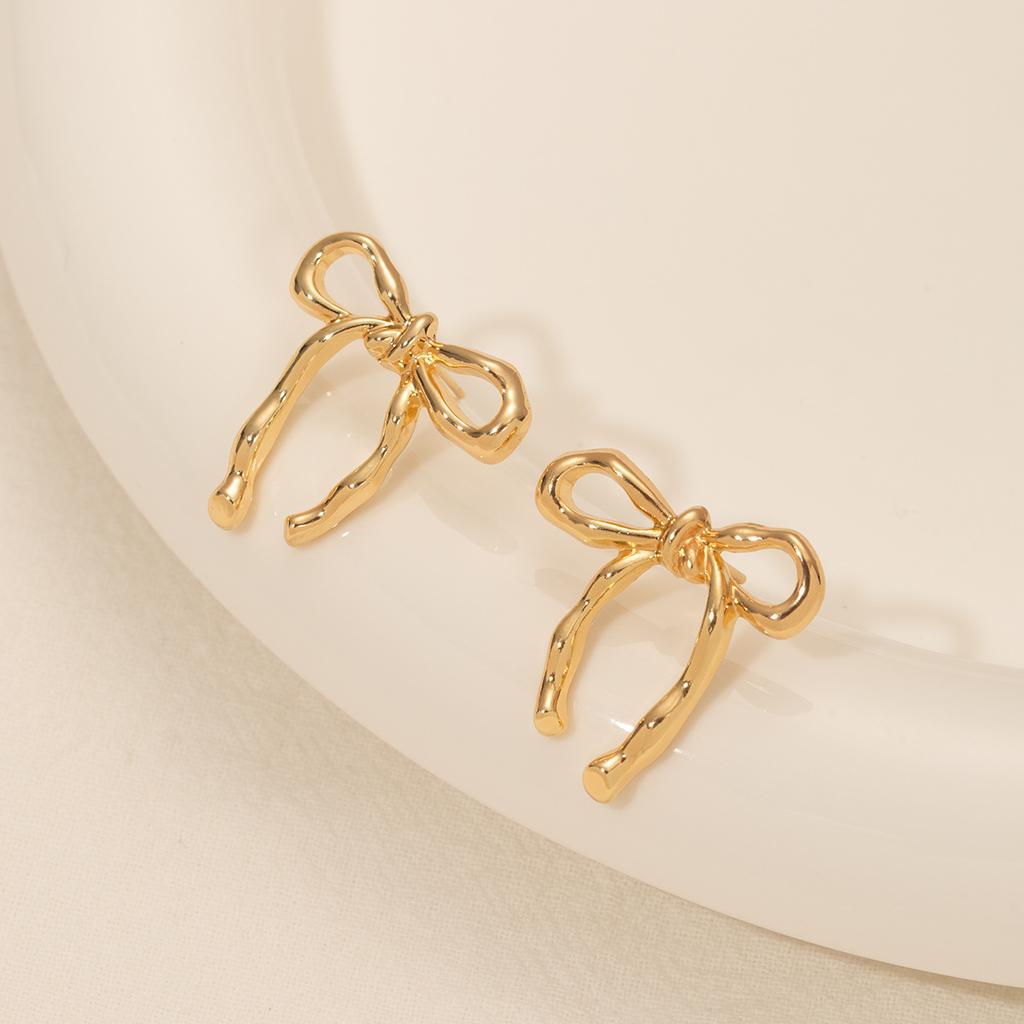 Simple And Stylish Gold Bow Earrings, Showcasing The Temperament Of Women'S Earrings
