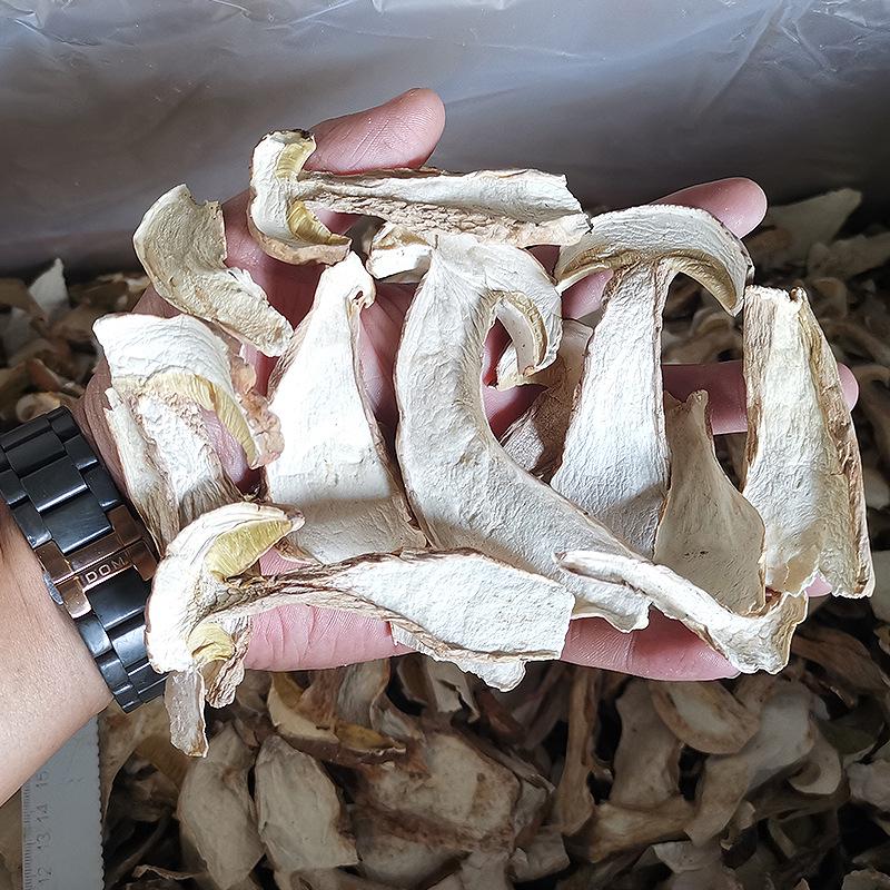 Yunnan Plateau Specialty Water-Washed Dried Boletus Mushrooms with Selected Cut Roots