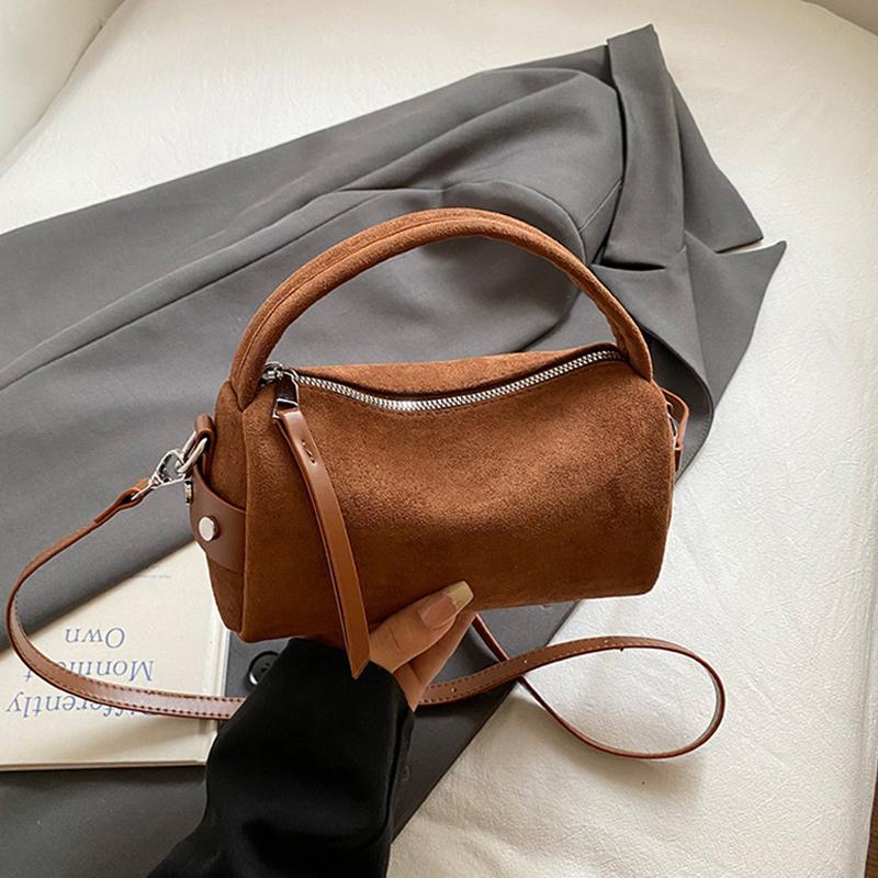 

New Retro Pillow Bags Fashionable Niche Design Handbags High-quality Frosted Shoulder Bags Popular European American Casual Bags 19x9x10.5cm коричневий