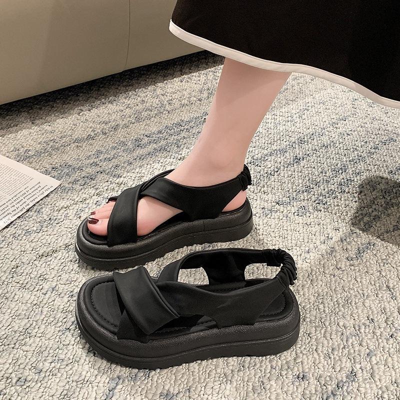 Stepping on shit sandals women's summer 2025 new one-pedal soft-soled versatile casual non-slip outer wear student cool slippers