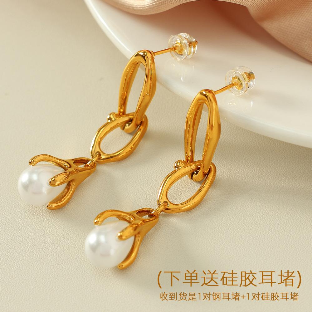 Plated 18K metal texture chain creative grab clip design elegant pearl accessories long women's earrings