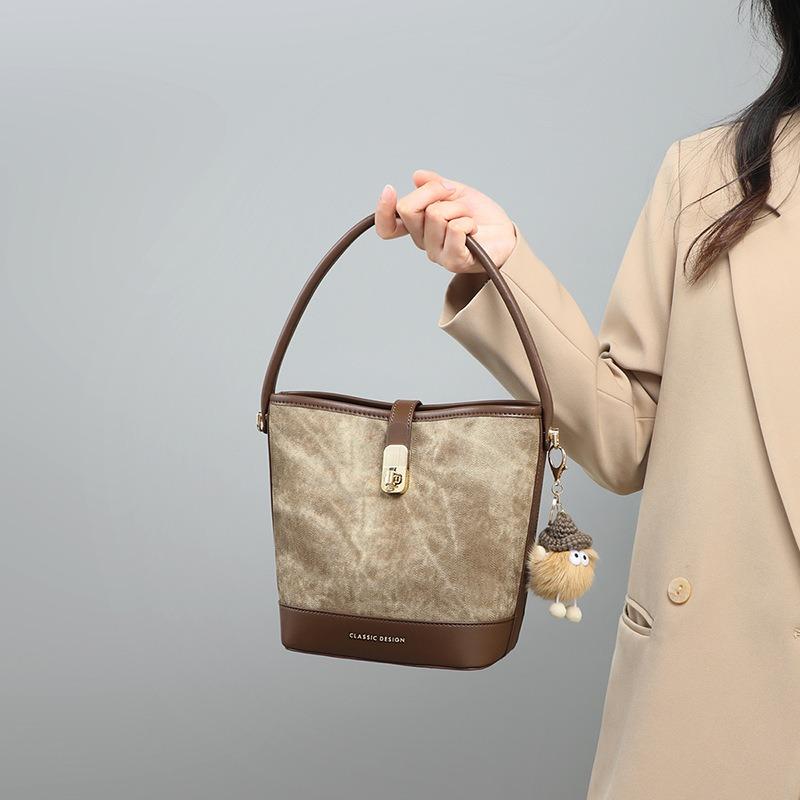Bag new autumn and winter women's bag bucket bag messenger bag niche design advanced sense retro small bag to work