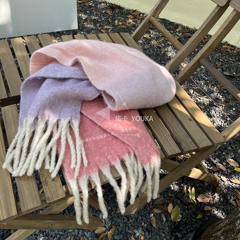 Autumn and winter new casual fashion sense versatile thickened shawl Guochao warm imitation cashmere gradual change contrasting color cape scarf