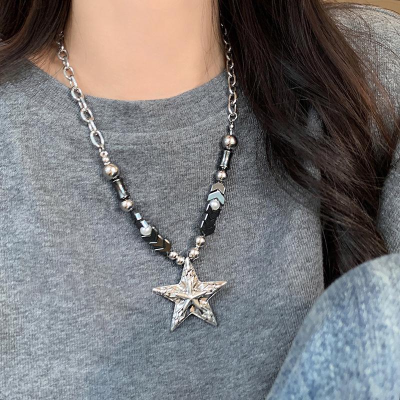 Love Heart Rivet Punk Choker Necklace - Y2K Subculture Clavicle Chain