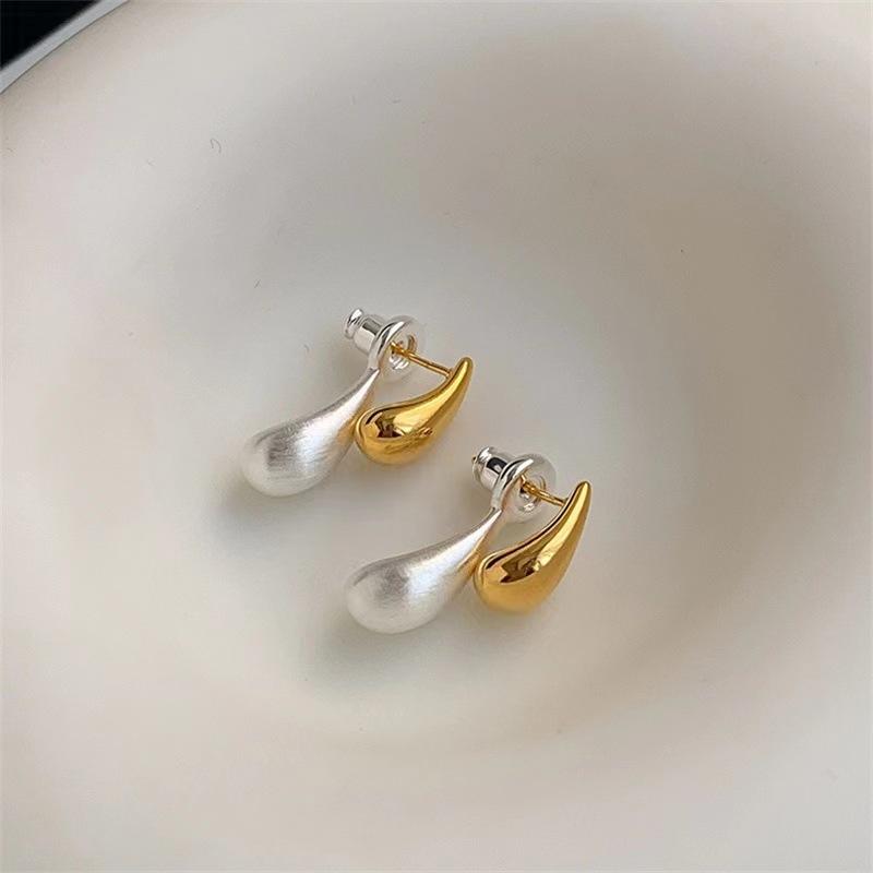 

Fashion Elegant Design Water Drop Earrings for Women Fashionable and Versatile Earrings золотистый