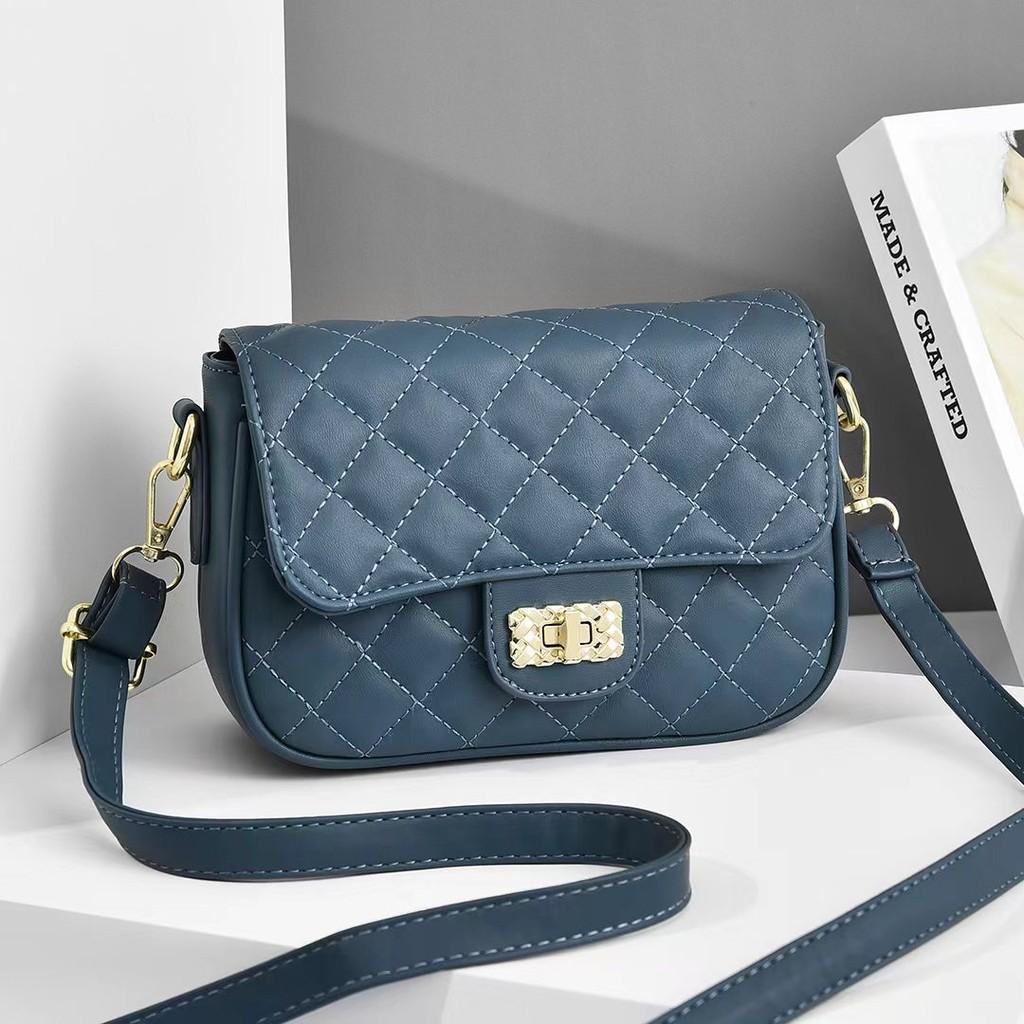 

Trendy Urban Style Mini Shoulder Bag With Luxurious Quilted Design For Women синій