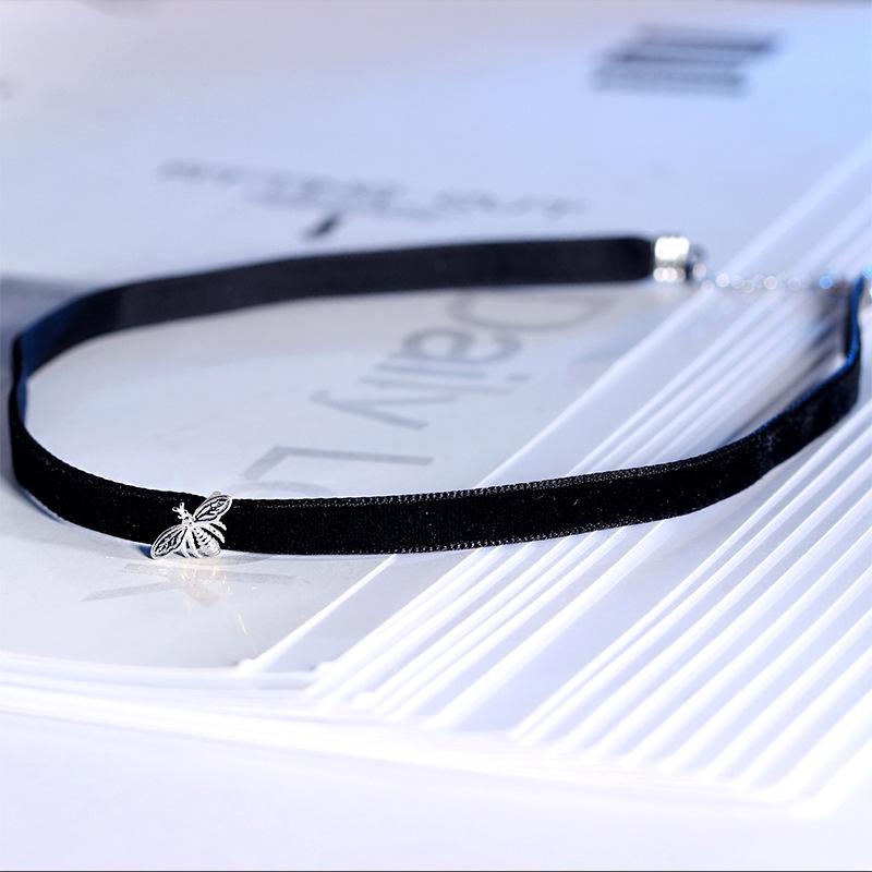 S925 Silver & Gold Bee Necklace: Versatile Korean-Style Clavicle Chain & Black Choker.