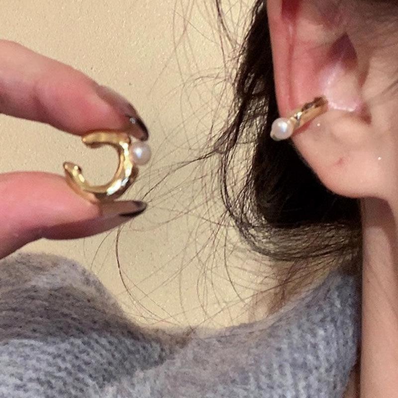 Pearl Ear Cuff: Stylish Non-Piercing Earring for Women