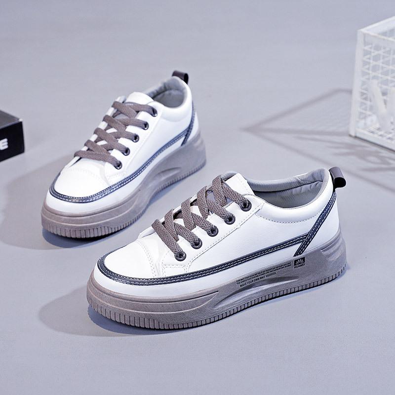 Koreanische Version der kleinen weißen Schuhe Damen Flut Frühjahr und Herbst neue atmungsaktive Student Trittbrett Schuhe dicken Sohlen Freizeitschuhe