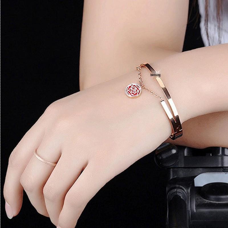 18K Rose Gold Titanium Steel Aromatherapy Diffuser Bangle for Women