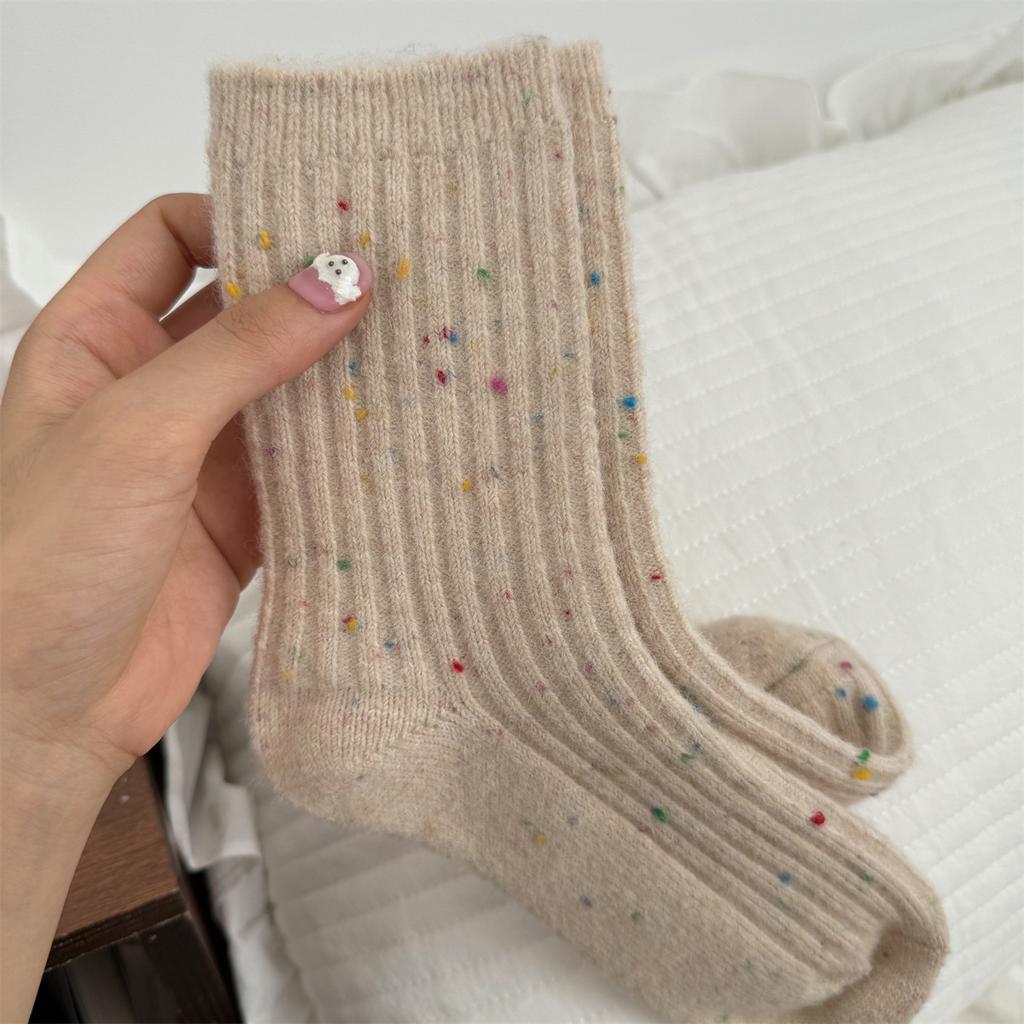 Thickened Cashmere Midcalf Socks for Women's Winter Warmth, Soft and Glutinous Wool Pile Socks