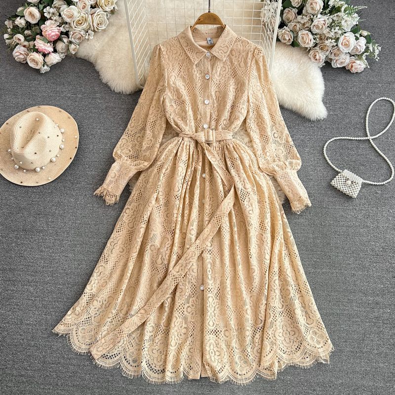 

Платье-фонарик с длинным рукавом на одной пуговице, кружево Khaki M