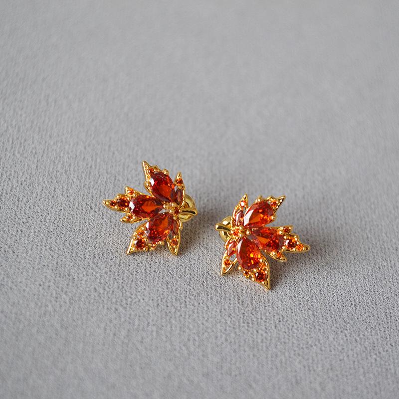

Японско-корейские сверкающие оранжево-красные циркониевые серьги-пусеты из серебра 925 пробы в стиле ретро мори с кленовыми листьями для женщин