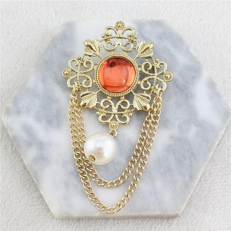 

1 Piece Retro Baroque Light Luxury Korean Version Pearl Hollow Chain Fringed Brooch High-end Design Corsage Jewelry