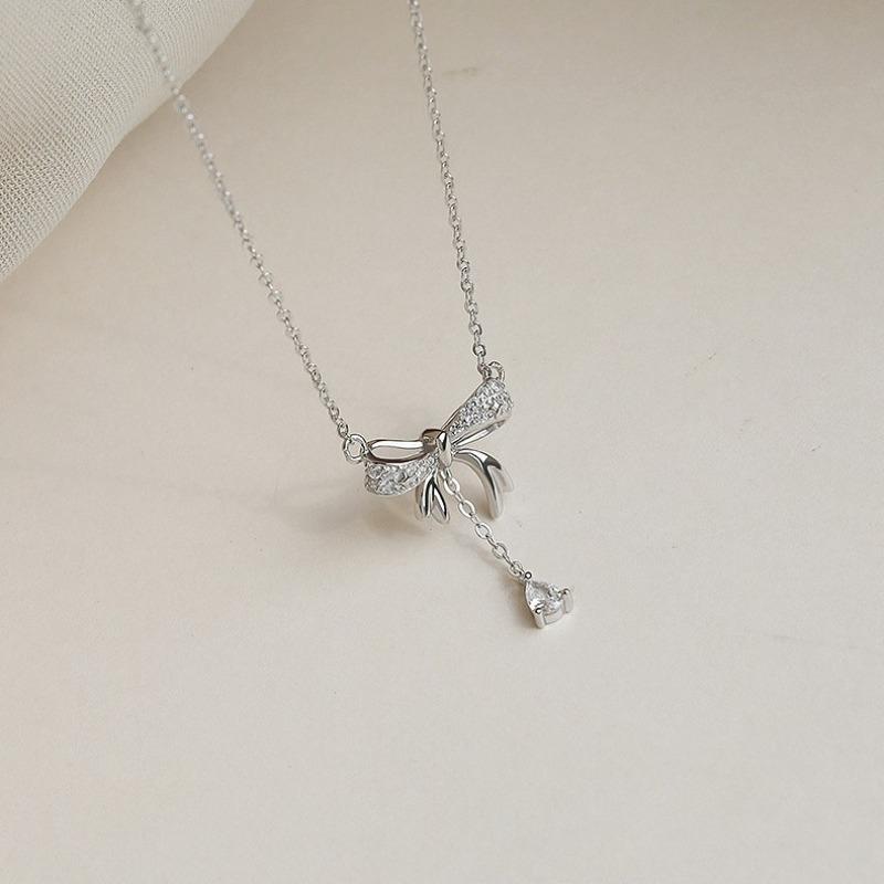 Bow tassel pendant necklace women's new accessories light luxury niche high-end birthday gift collarbone chain