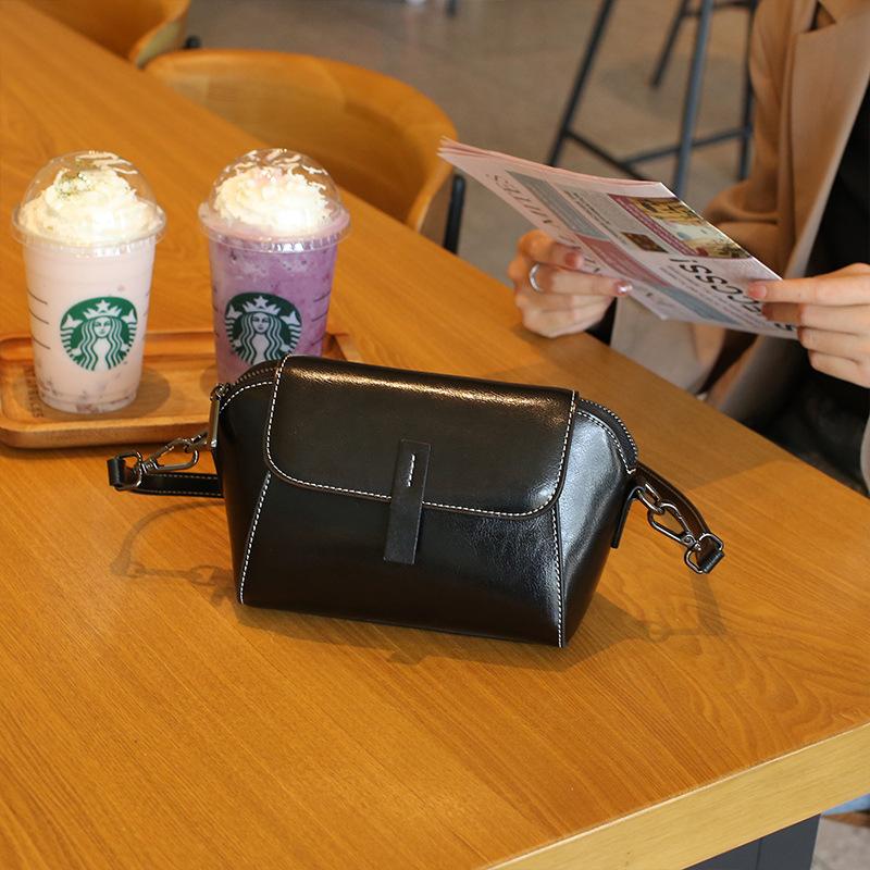 Fashiable Oil Wax Cowhide Leather Crossbody Small Bag for Women Versatile Shoulder Shell Handbag Casual Phe Carrier