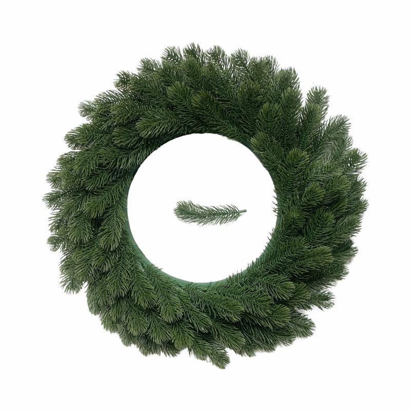 

Holiday Pine Needle Wreath: Festive Door Hanging for Christmas & Halloween зелений