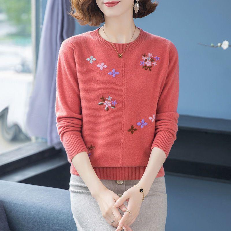 Autumn Winter New Fashion Embroidered Sweater for Women Short Style Mom Knitwear Elegant Design