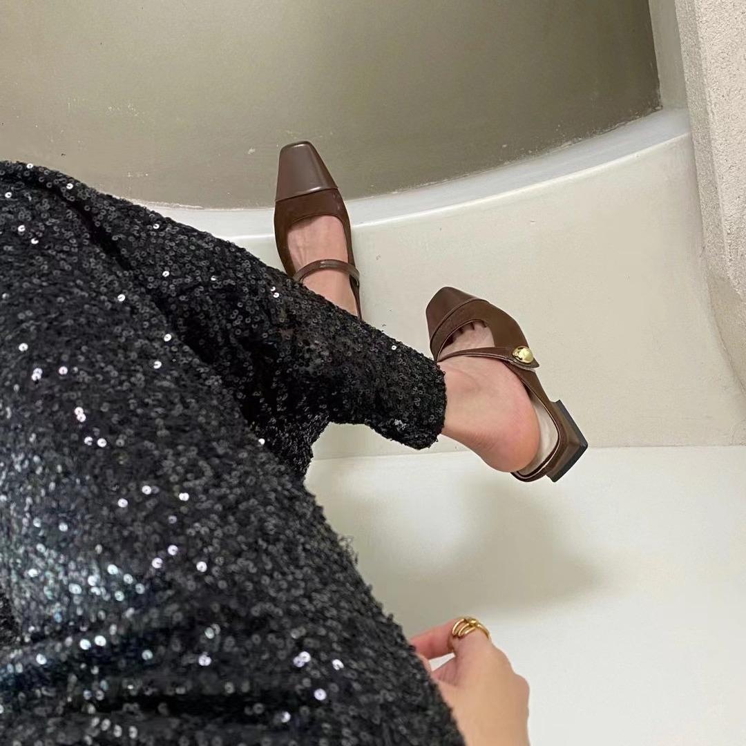 

Весенне-летние новые плоские сандалии Мэри Джейн полушлепанцы с квадратным носком и закрытым носком 40 абрикосовый