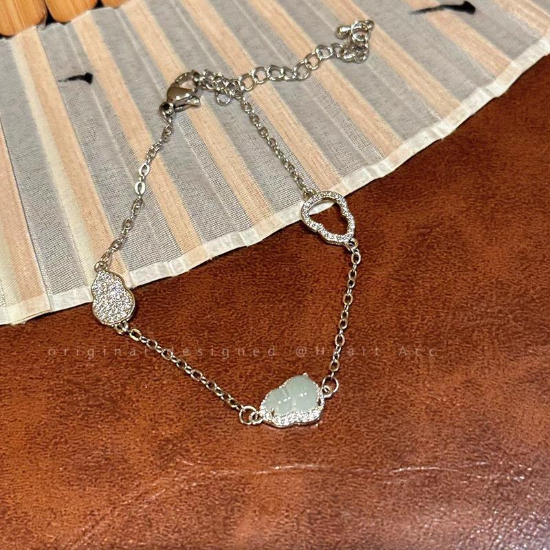 Exquisite Saturn Pearl & Zircon Bracelet for Women - Luxury Niche Jewelry