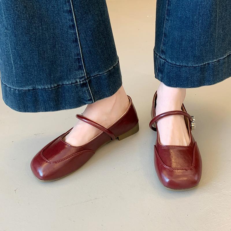 French Retro Shallow Mouth Flat Sole Shoes Women's 2025 New Autumn Skirt Fashion High Sense Mary Jane Shoes