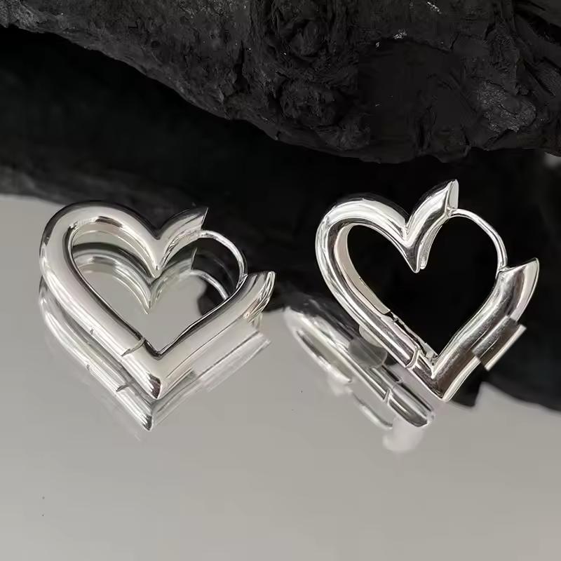 Silberne Vintage Herz Ohrringe für Damen Trendiger Ohrschmuck Allergieprävention Party-Accessoires G