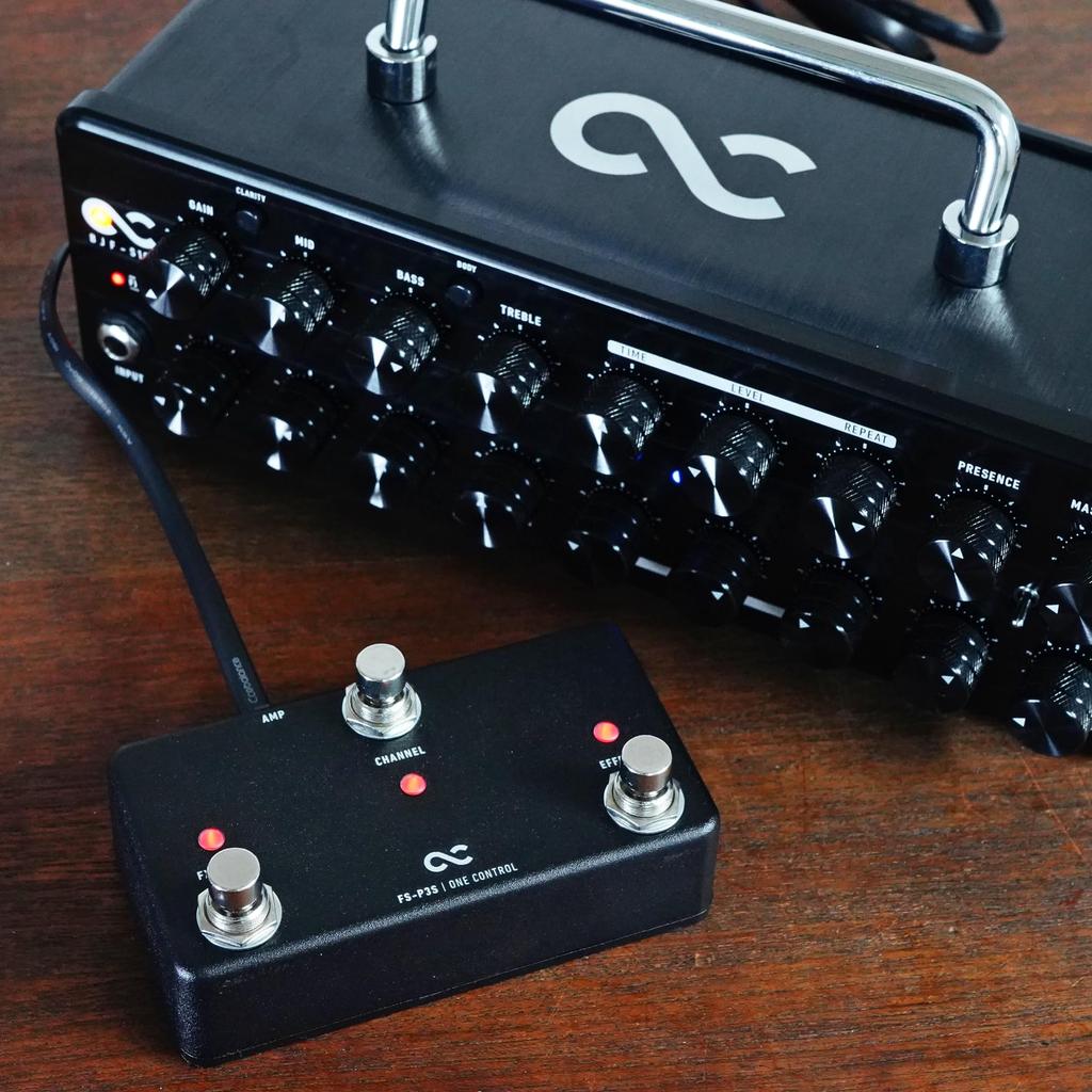 One Control with small amplifier head with dedicated foot switch set BJF-S100 FS-P3S