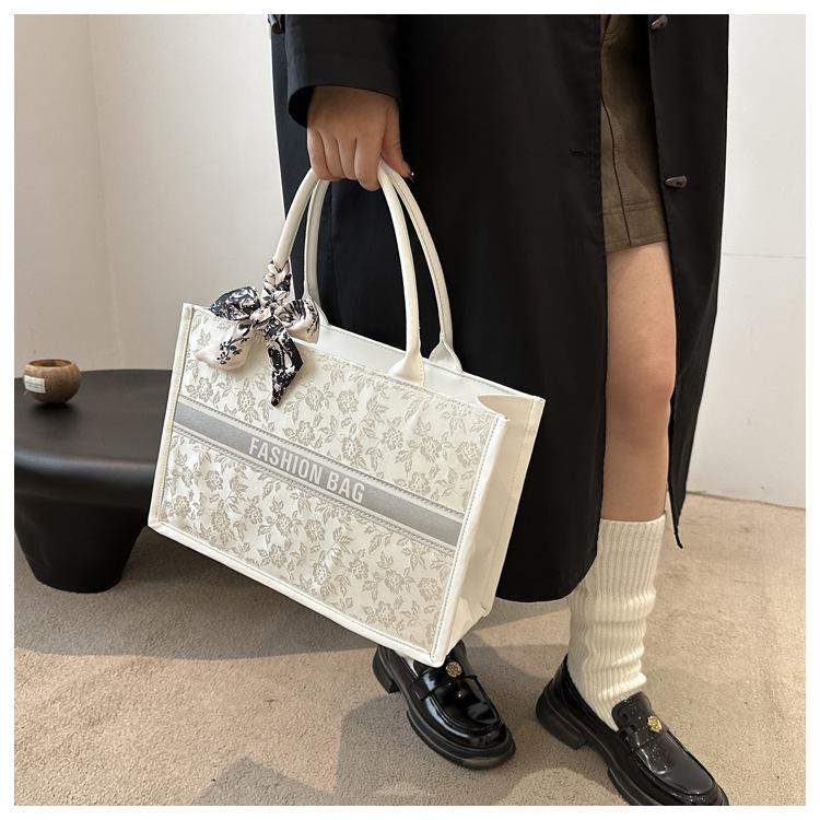 Large Capacity Embroidery Tote Bag Faux Leather Zipper Shoulder Handbag for Women