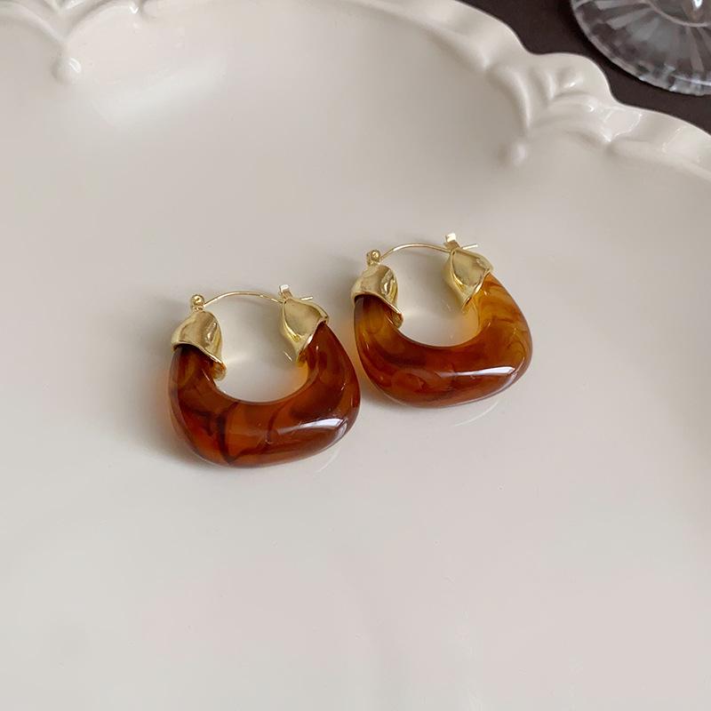 Retro Silver Needle Heart Stud Earrings: Luxury Fashion Design for Women