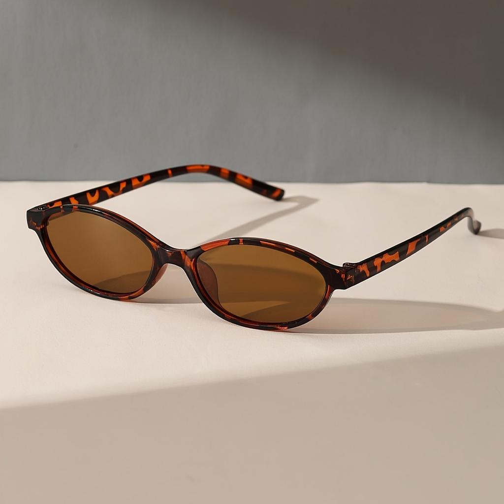 1pcs Women's Oval Plastic Frame Classic Fashion Glasses Versatile for Daily Wear & Special Occasions