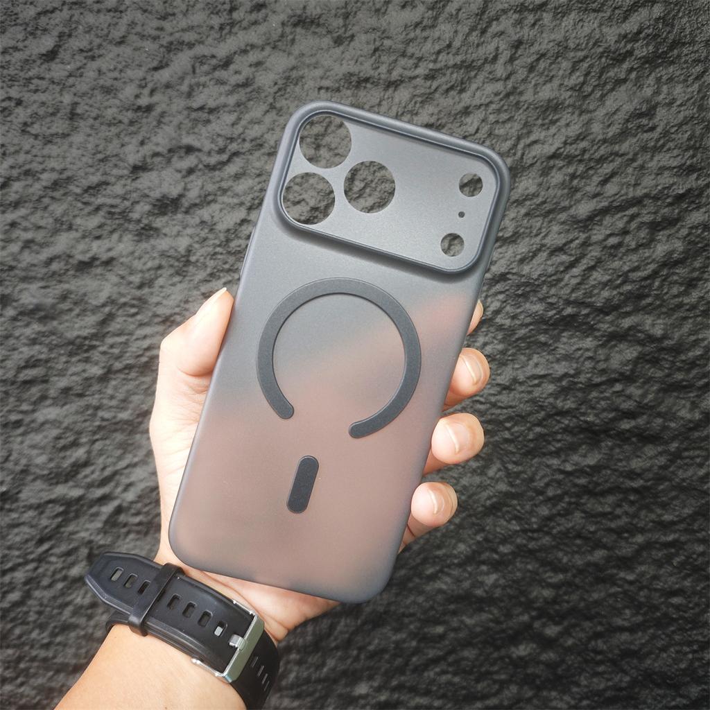 Thin PP Does Not Turn Yellow for IPhone17ProMax Strong Magnetic Suction Phone Case for IPhone 17 Air Matte 16 New