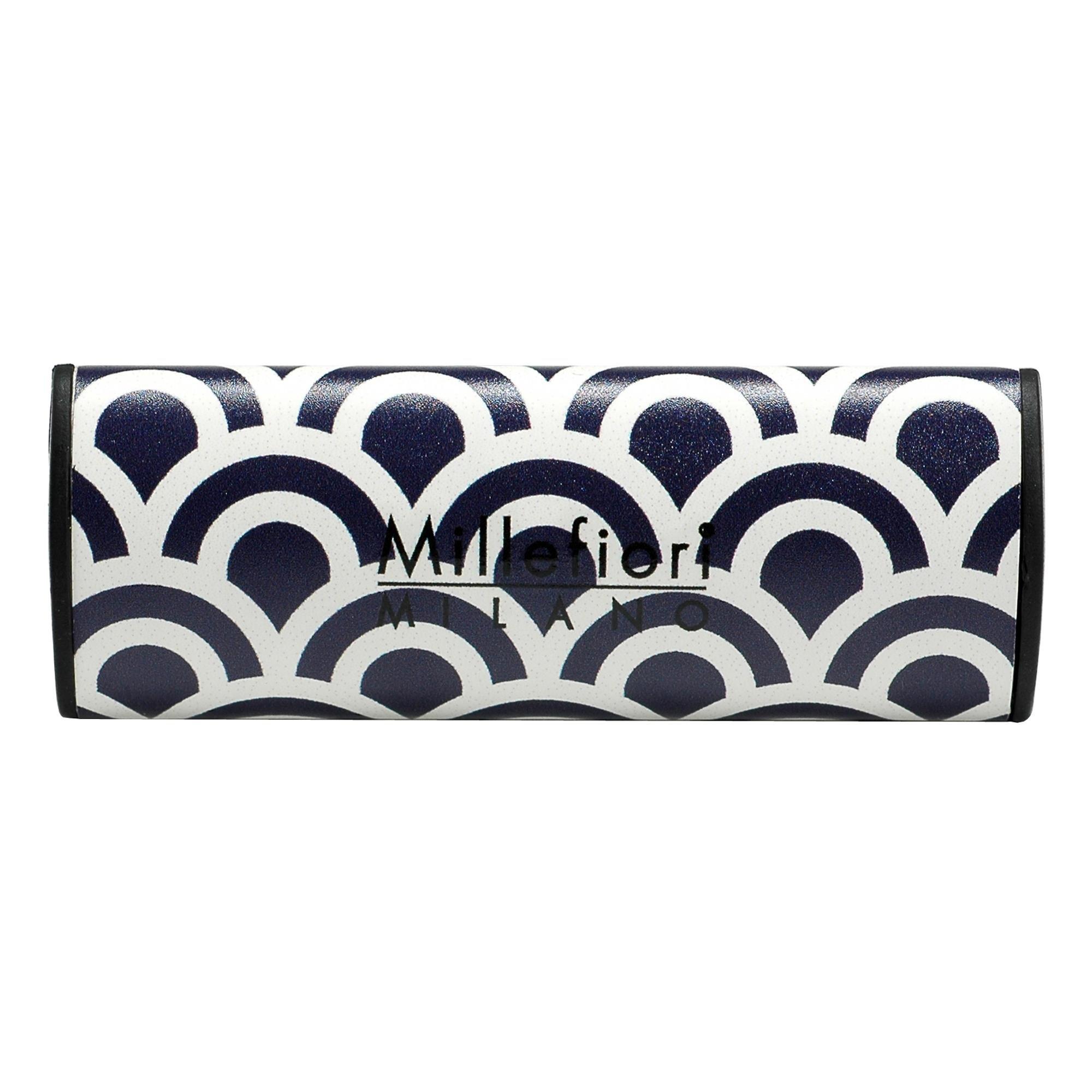 

Millefiori 16CAR-J-04 Холодный автомобиль (ЗНАЧОК) 1 piece