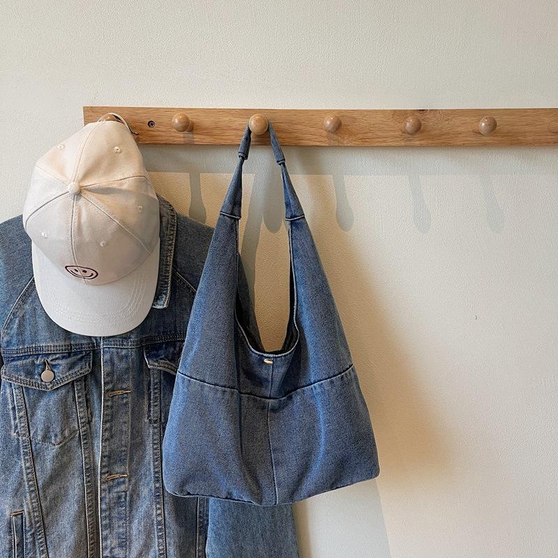 

Korean leisure commuter large-capacity bag 2025 new water niche design underarm bag foreign leisure shoulder bag світло-синій колір