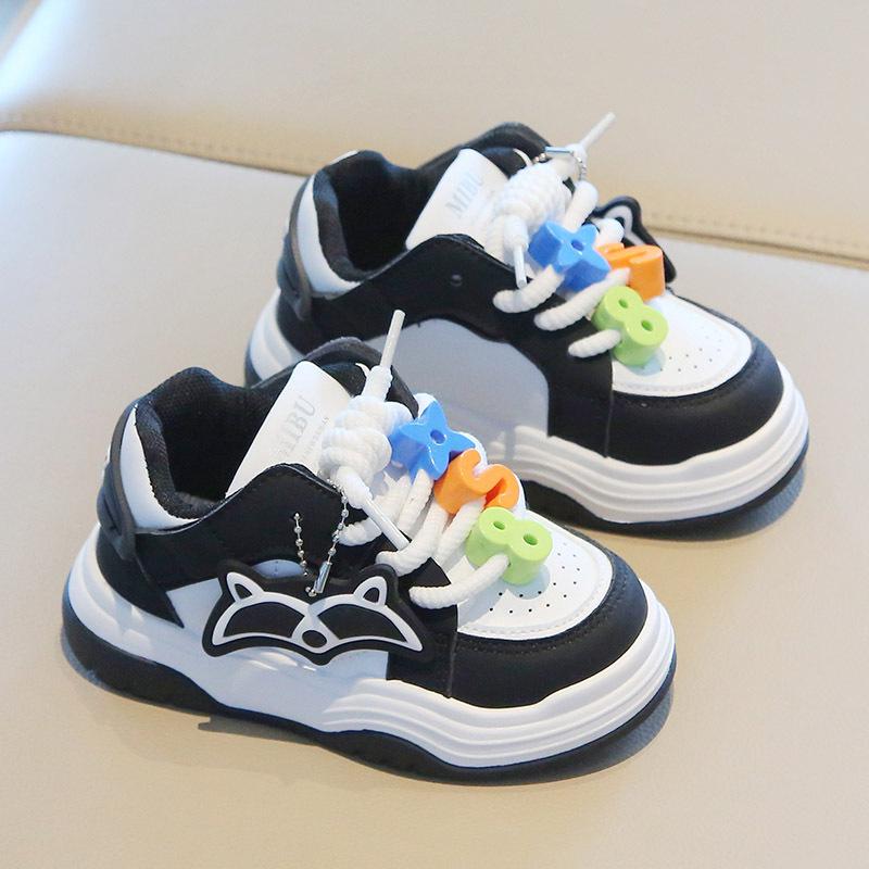 Kindersportschuhe 2025 Frühling und Herbst neue Jungen kleine weiße Schuhe Cartoon Mädchen Freizeitschuhe mit weicher Sohle Babyschuhe einzeln