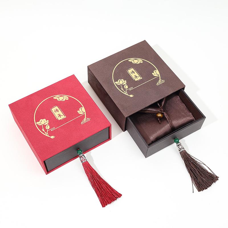 Elegant Retro Wedding Bracelet Box with Gold Stamping - Chinese Style Jewelry Storage and Packaging.