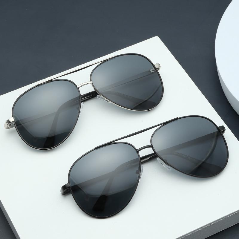 2026 Men's Polarized Aviator Sunglasses, Metal Frame, Sun Protection, Trendy Driving Style