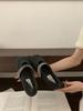 Französische Mary Jane Schuhe aus Samt mit Strasssteinen und flachem Boden für Damen, Herbst und Winter 2025, neue flauschige Einzel-Schuhe mit leichtem Ausschnitt, Damenschuhe