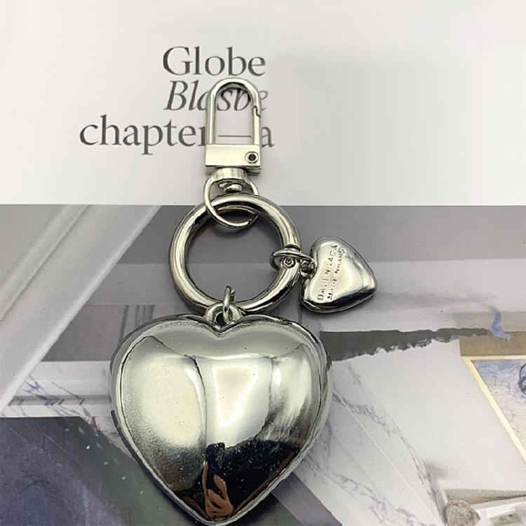 Fashionable Love Heart Keychain Charm Stylish Pendant Adds Personality to Bags and Keys Decoration for Daily Use