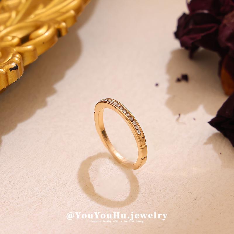 European-American Retro Floral Pleated Ring - Versatile & Irregular Design