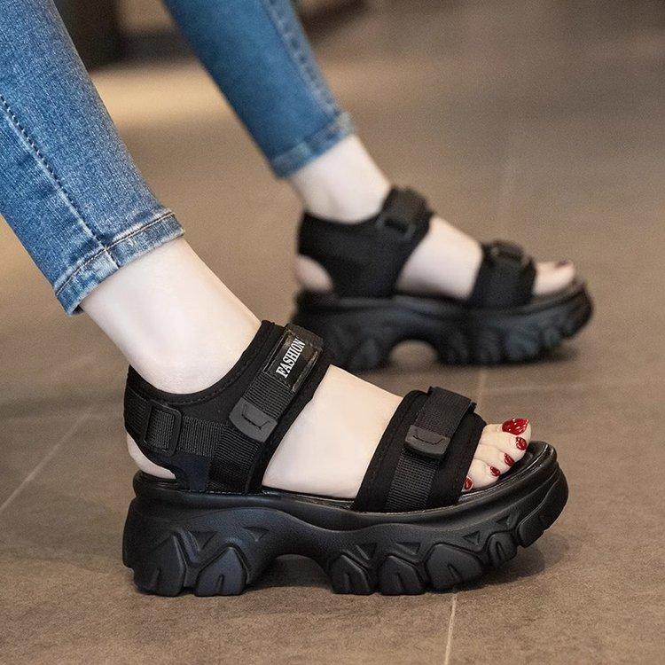 Small dad sandals women's platform 2025 summer Korean version muffin soft-soled sports outdoor Velcro beach shoes