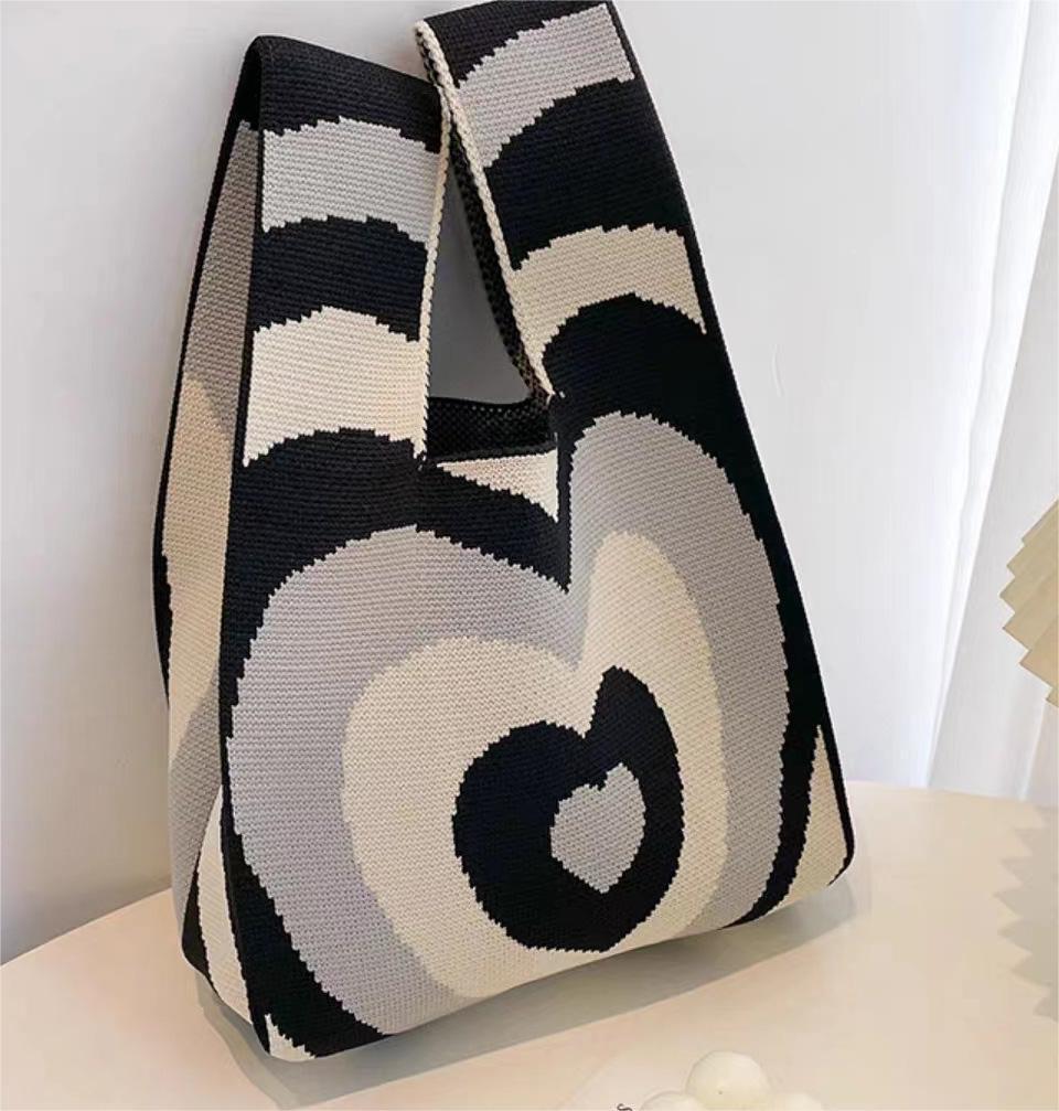 Chic Portable Knitted Handbag - Xiaohongshu Recommended Cute Style