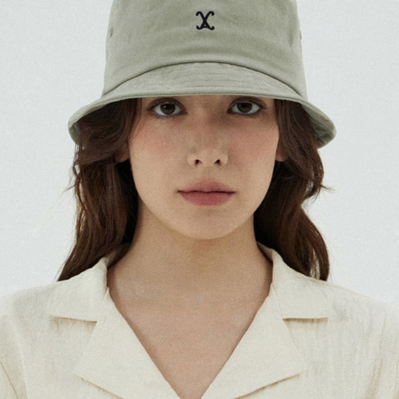 VARZAR VA Curved Logo Short Visor Bucket Hat Olive