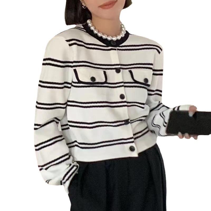 Autumn and winter new striped round neck inner fashion age reduction loose and thin knitted cardigan jacket women