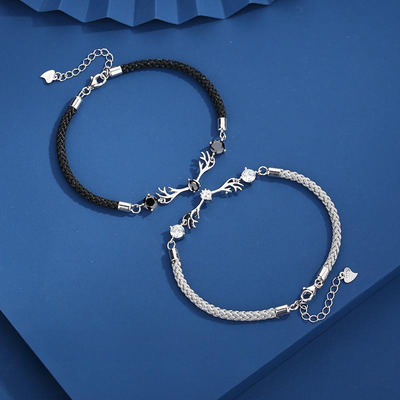 Original Yilu Has Your Couple's Korean Version of Simple and Fashionable Pair of Design Sense Woven Hand Rope Gift