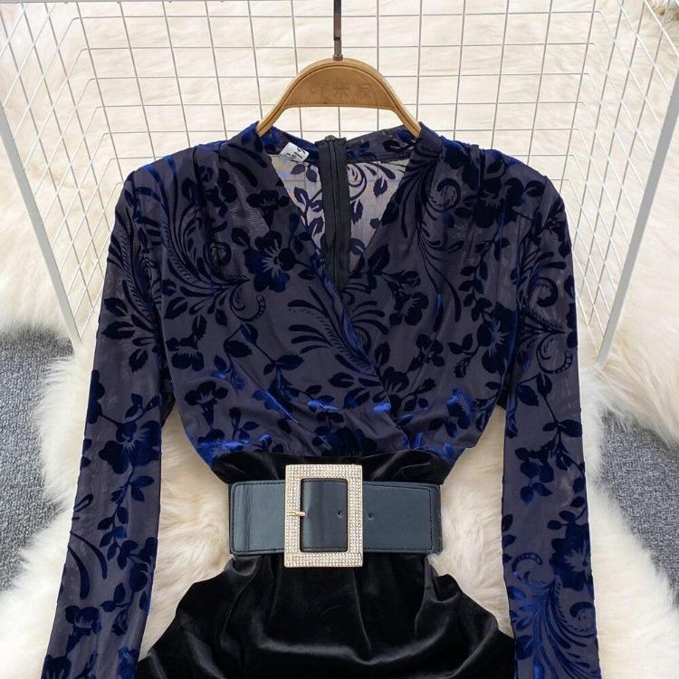 New Autumn Celebrity Temperament V Neck High Waist Dress with Bronzing Printing Fold Stitching and False Two Bag Hip Design