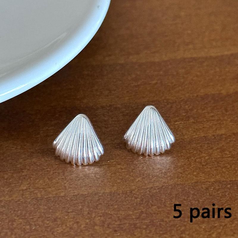 Dámské náušnice Retro Zlaté Vějířové Mušlové Náušnice Dámský Niche Design Senior Smysl pro Náušnice 2025 Nová Móda Lehký Luxusní Příliv